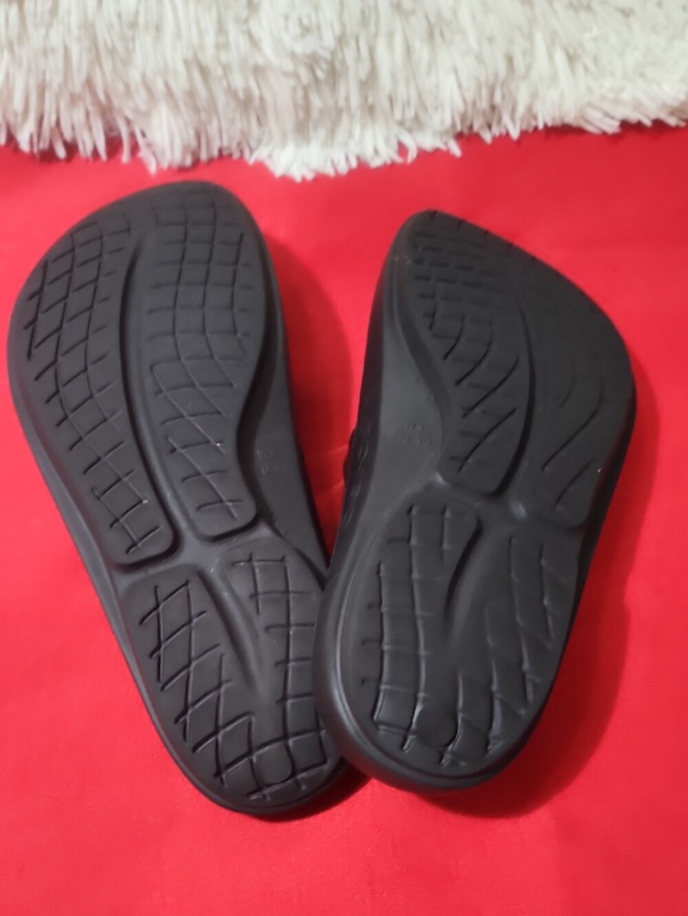 OOFOS Oolala Black Women’s Foam Flip Flop Sandals - Picture 8 of 10